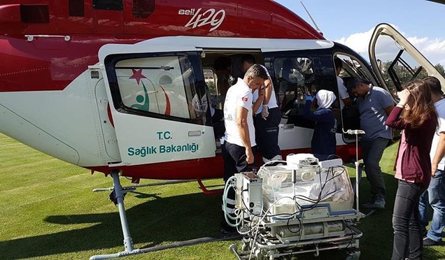 Yahşi Bebek, Helikopter Ambulansla Hayata Tutundu